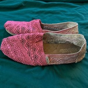 Women’s toms size 9